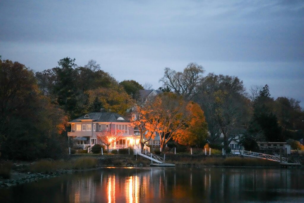 tranquil autumn morning at cove island park